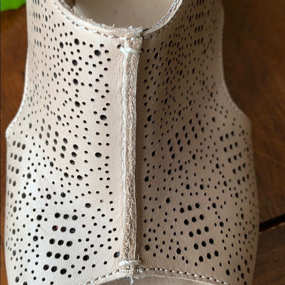 Clarks Nude Wedge Sandals - Picture 7 of 7